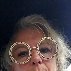 Meet your Posher, Lovey